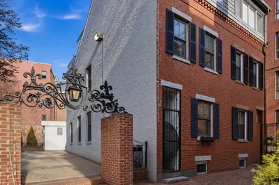 2 Lyndeboro Pl 1