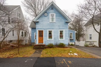 9 Gates Ave