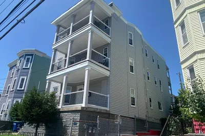 40 Temple St #3 1