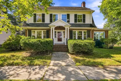 3 Preble Gardens Rd 1