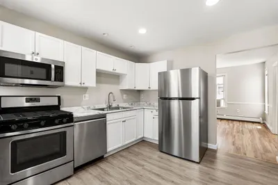 21 Carleton Ave 1