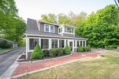 272 County St 1