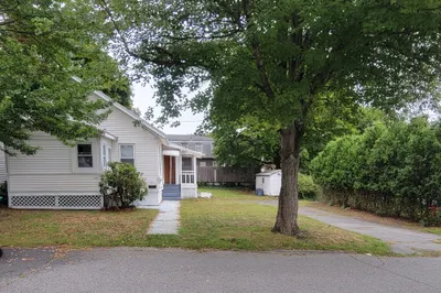 185 Dracut St 1