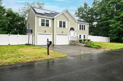 1 Weatherbee Rd 1