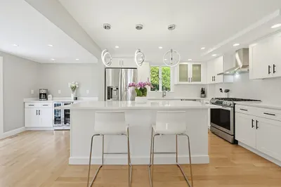 8 Woodbury Ave 1