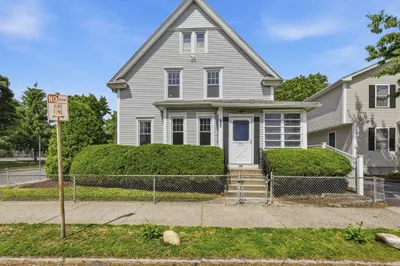 585 Armory St 1