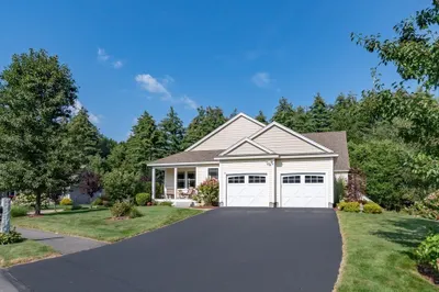 35 Pilgrim Circle 1