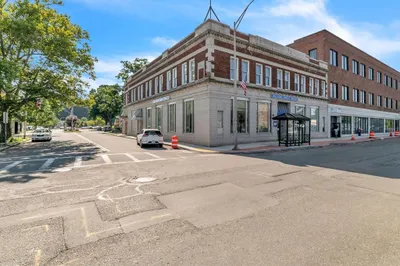 8 - 10 Central St
