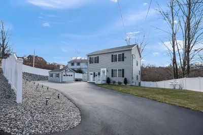 16 Fullam Hill Rd 1