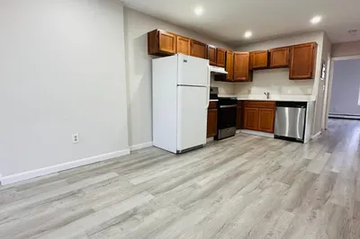 96 Hammond Street #4 1