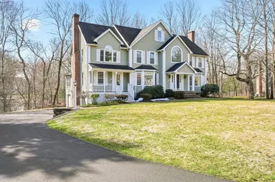 8 Ashford Ln 1