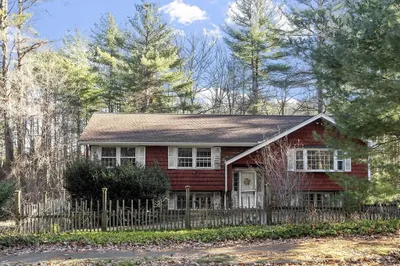 48 Meadowbrook Rd