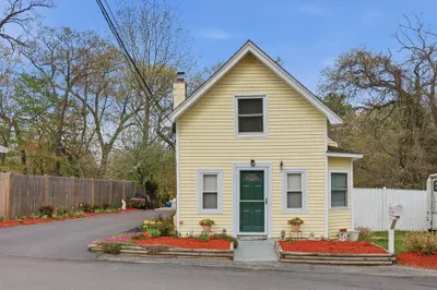 366 Mount Wayte Ave