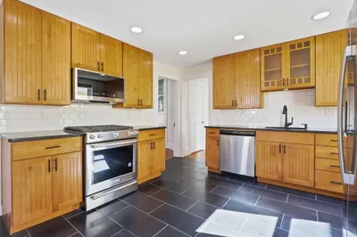 30 Tuttle St #2