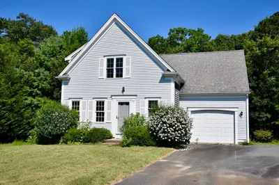 35 Clipper Cir