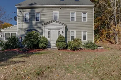 221 Lowell St #1 1
