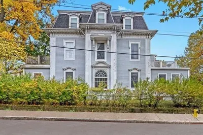 35 Arlington St #2