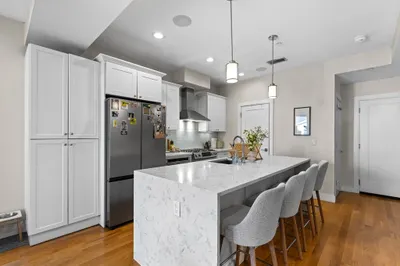 275 Old Colony Ave #10
