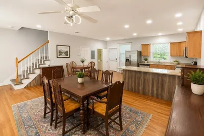 31-33 Ashland St #2 1