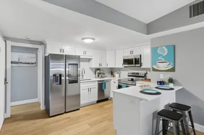 115 West Seventh St #3 1