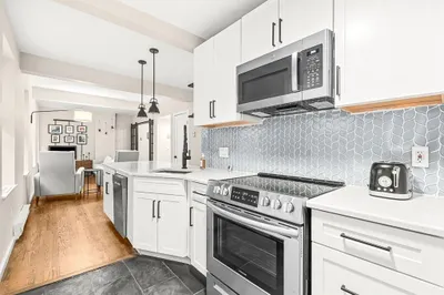 5 Holden Ct #3