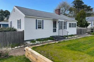 41 Bassett Lane