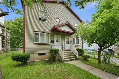 41-43 Lansing Pl