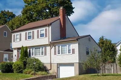 52 Garth Rd 1