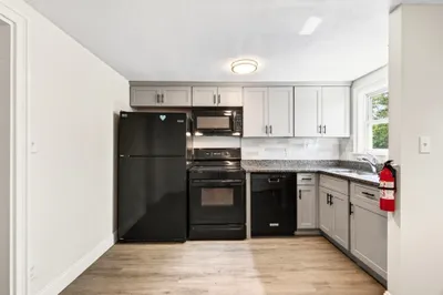 2 Charles St #5 1