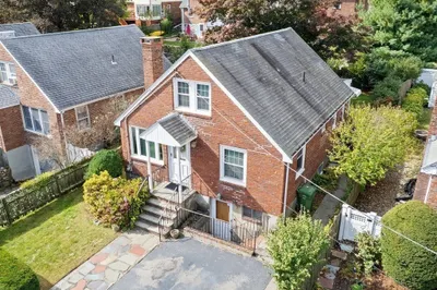 220 Westminster Avenue