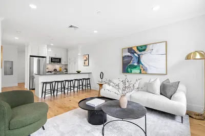 30 Polk St #208 1