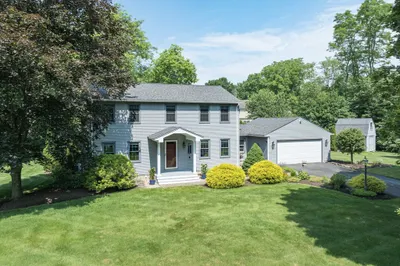 37 Genevieve Dr