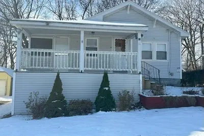 15 Wayside Rd