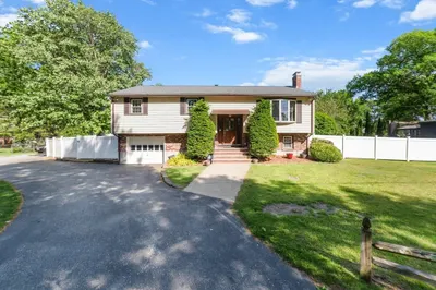 11 Oakwood Rd