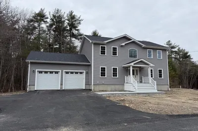 79 Park Dr 1