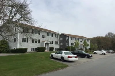21 Thomas Ave #4
