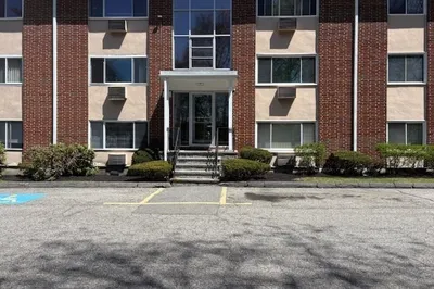 5 Albert Drive #10 1