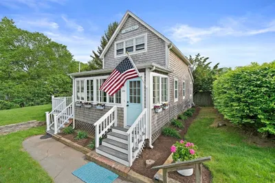 323 N Main St