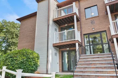 100 Cass Avenue #B16 1