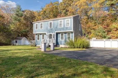 9 Seneca Ln