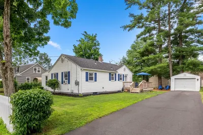 35 W Akard St 1