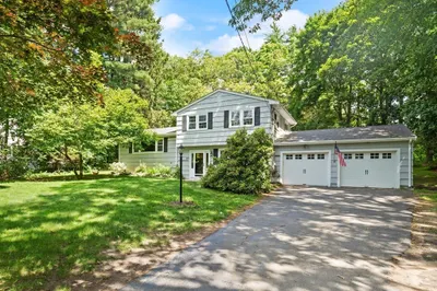 220 Old Lancaster Rd 1