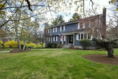 81 Amber Dr 1