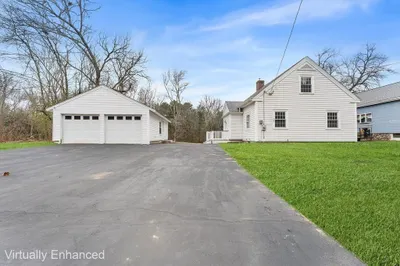 127 Old Millville Rd 1