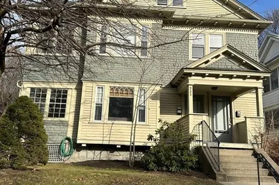 933 Pleasant St 1