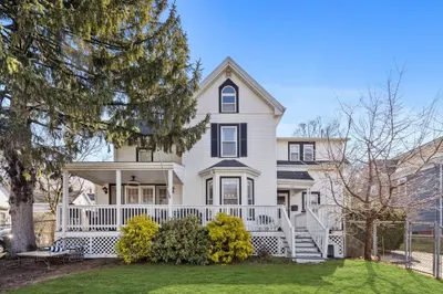 60 Pleasant St 1