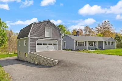 10 Lowell Rd