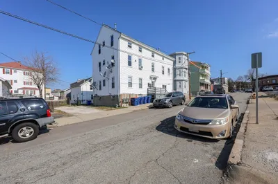 47 Boutwell St 1