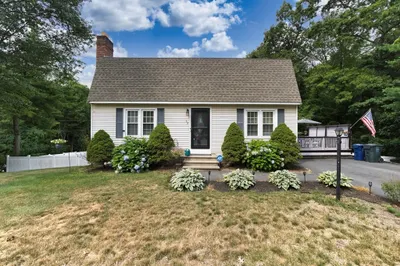 62 Dexter Ave 1