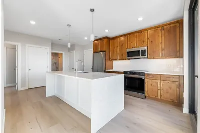 400 W Broadway #505